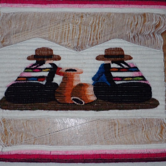 Peruvian Folk Art Alpaca LLama Hand Woven Coiled Wool Wall Hanging 19"X19" Mint - Picture 2 of 7